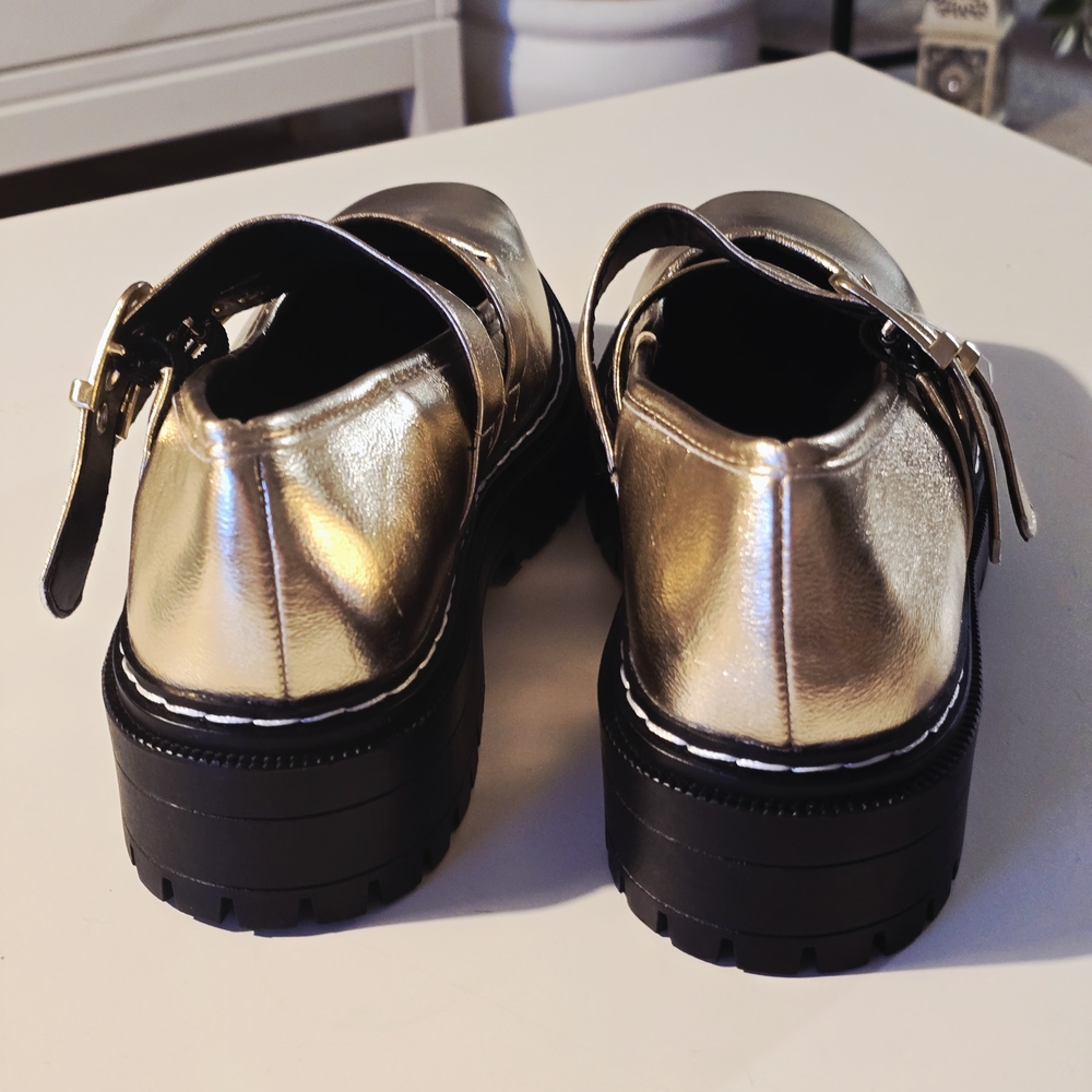 Soda Mary Jane Gold Metallic Faux Leather Shoes Size 8 - Picture 3 of 6